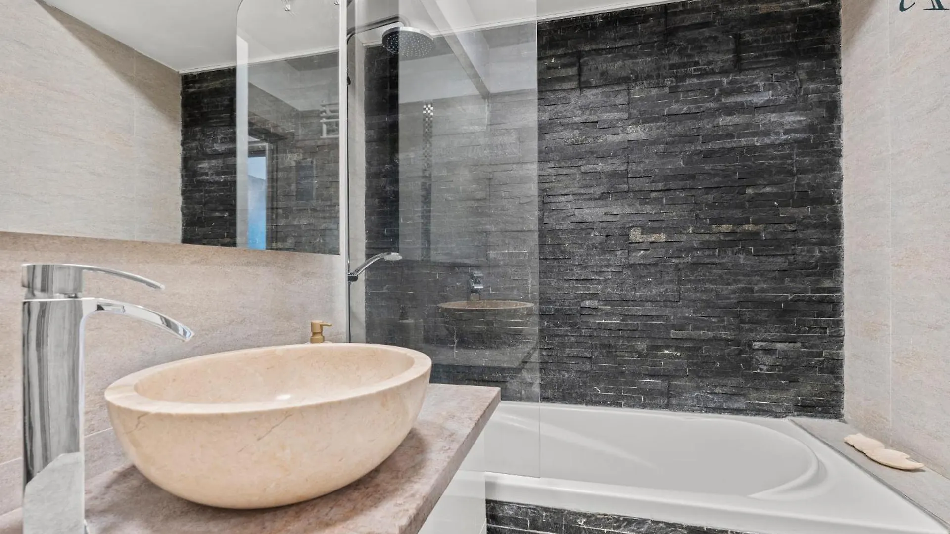 Poli Apartment Bucharest