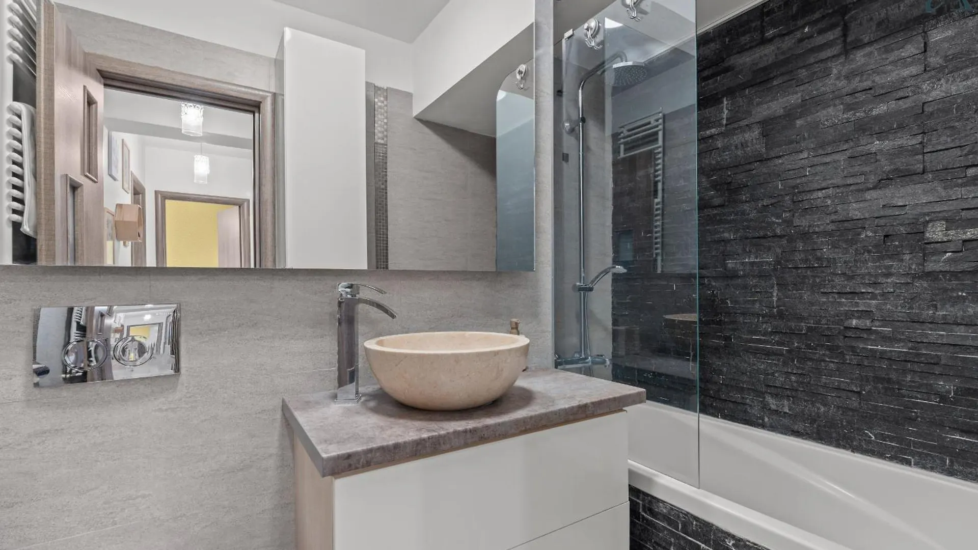 Poli Apartment Bucharest